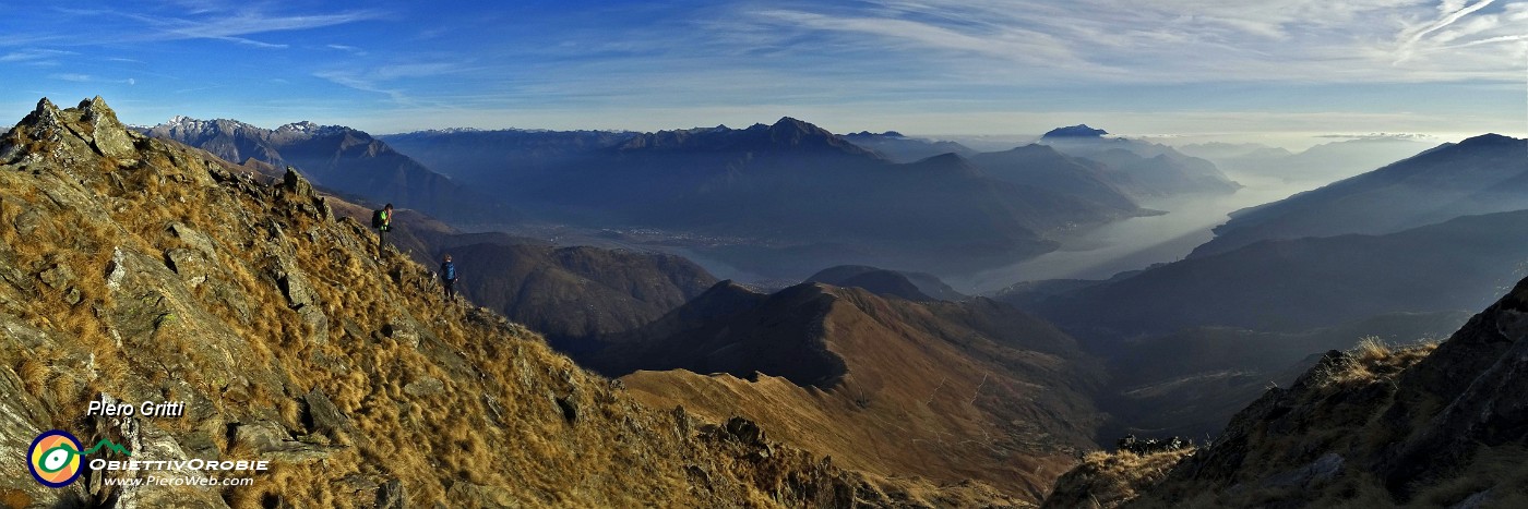 70 In vetta al Duria vista su Lago di Como, Valtellina,....jpg